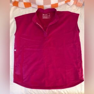 Never worn Figs Rafaela Oversized Scrub Top in color Ultra Rose Size XXS